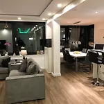 Wie Zuhause , Keine Party, 2 Erwachsene
